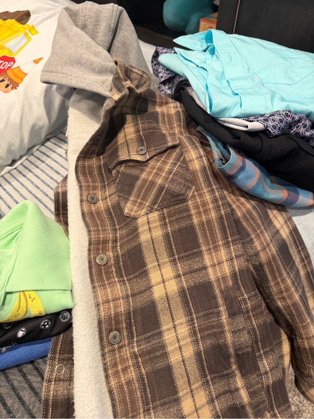 Ariat, Nike, Nautica Boys 10/12 Bundle